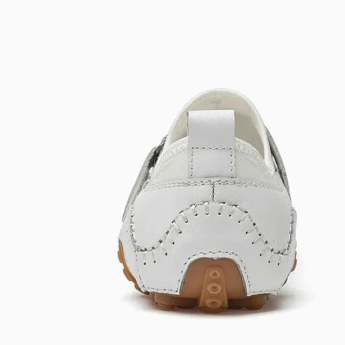 chaussure de conduite homme blanche vue de dos sur fond uni