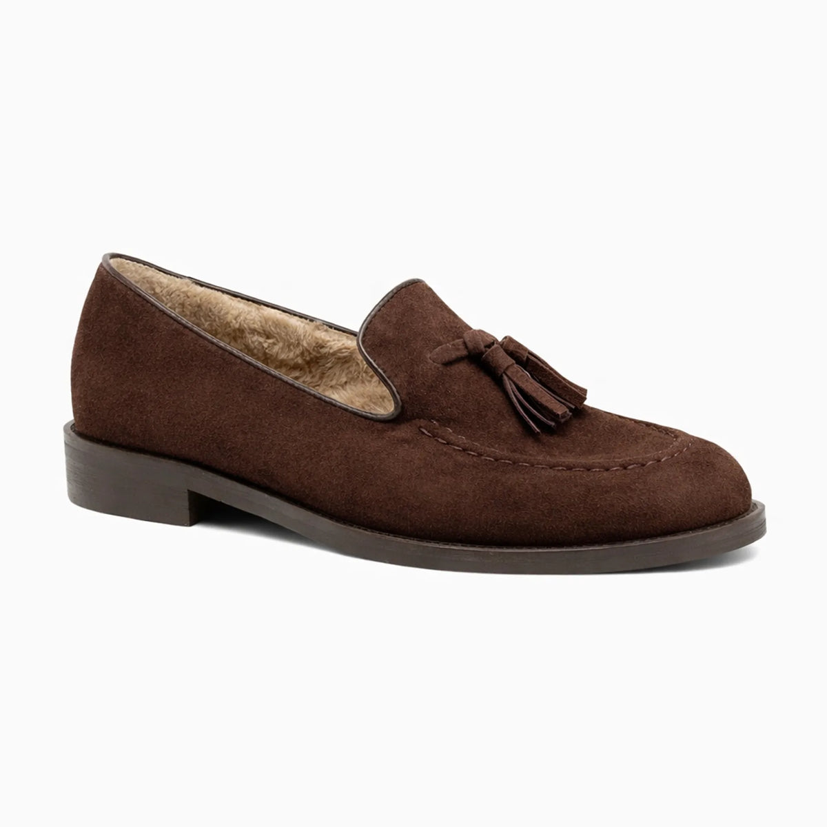 Mocassin marron avec doublure fourrée présenté seul sur fond blanc