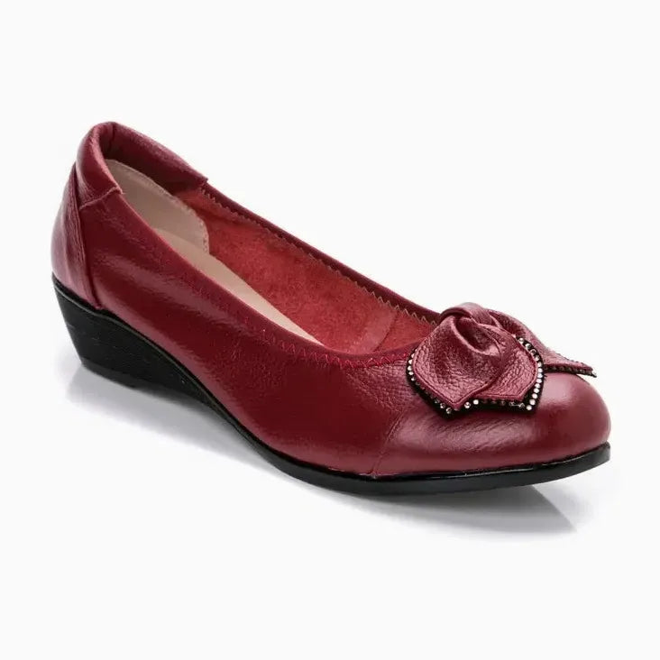 paire seule coloris bordeaux, vue de côté sur fond blanc
