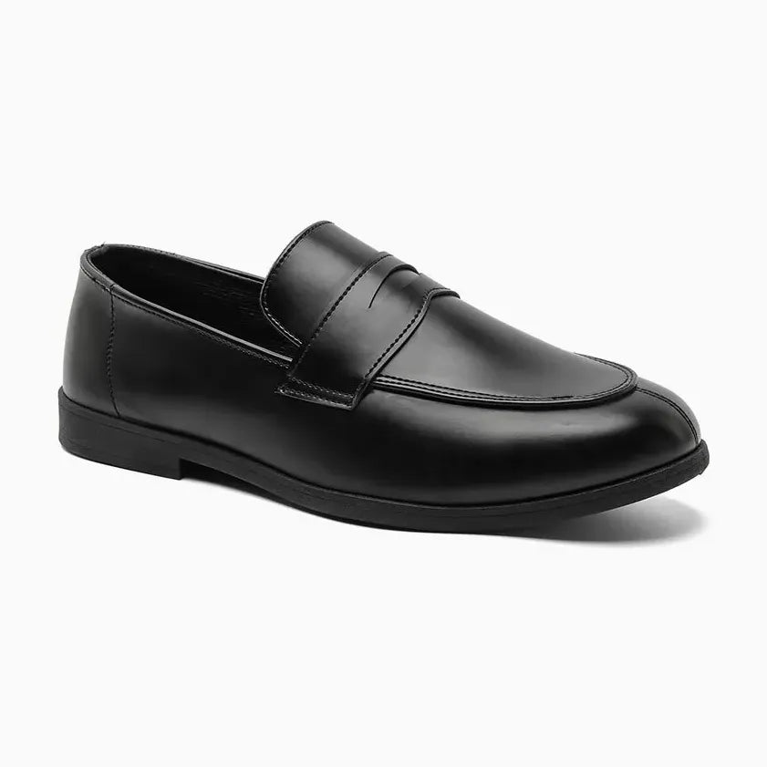 mocassin homme cuir noir présenté seul sur fond blanc