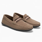 la paire de mocassins seule, coloris taupe, vue de trois quarts