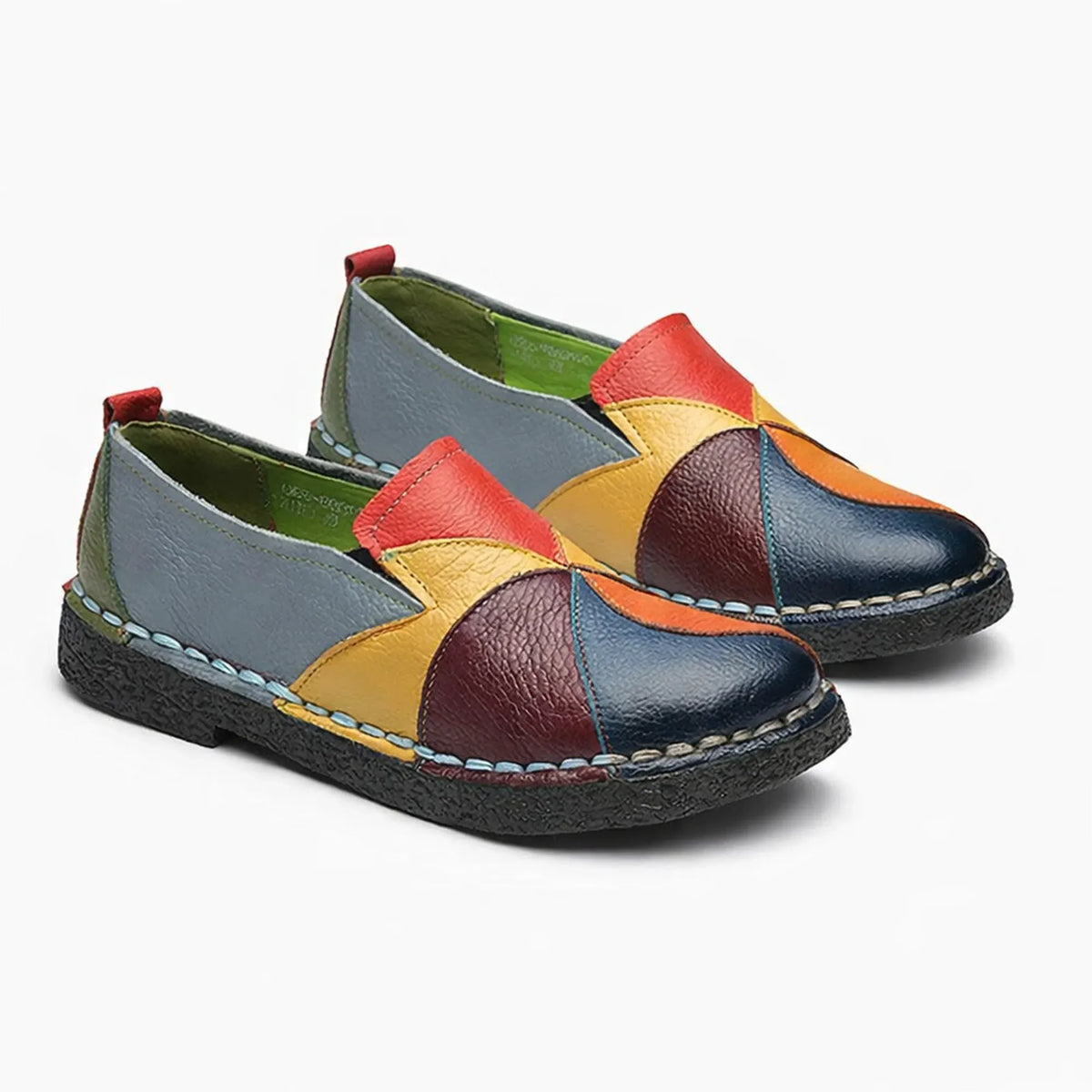 mocassin jaune femme multicolore vu de trois quarts sur fond uni clair