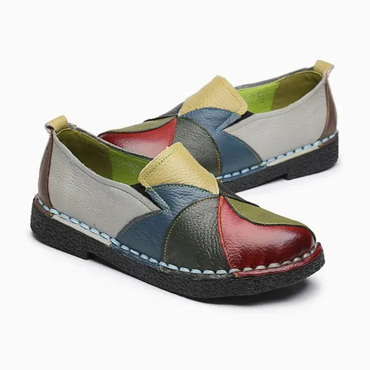 mocassin multicolore femme présenté de trois quarts sur fond blanc